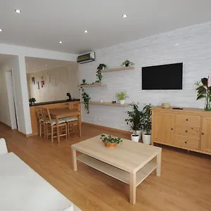 https://lagos-central-apartments-ap-10.hotelaalgarve.com